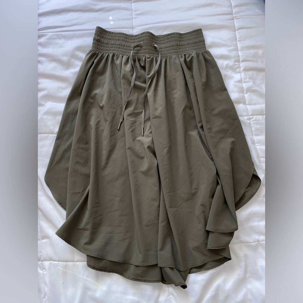 Lululemon the everyday skirt